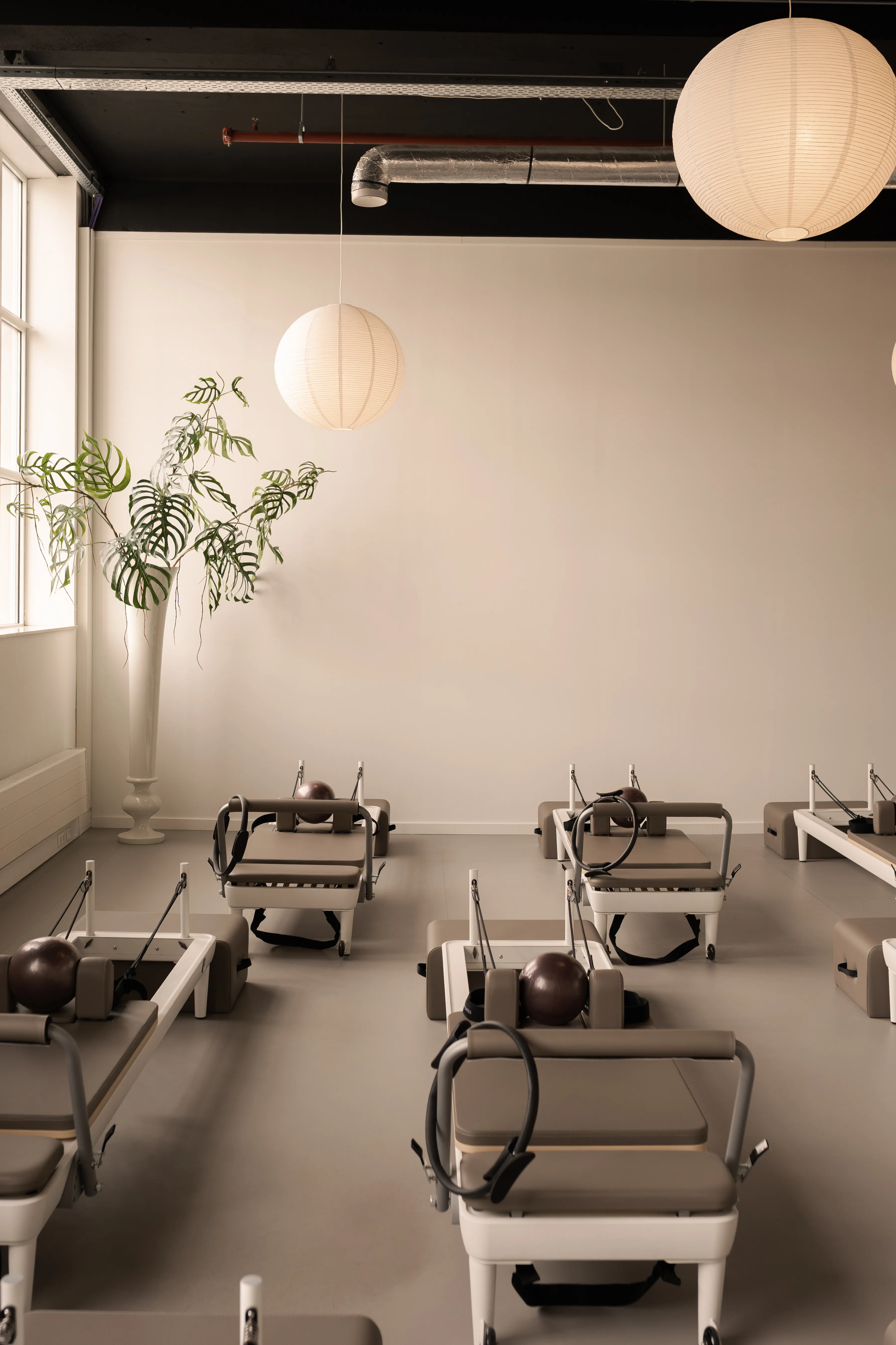 Mat Pilates vs Reformer Pilates — wat is het verschil en wat past bij jou?